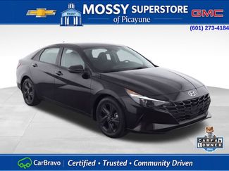 Used 2023 Hyundai Elantra SEL video 2