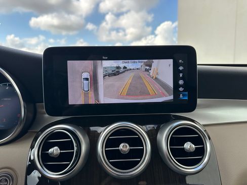 Used 2022 Mercedes-Benz GLC 300 image 17