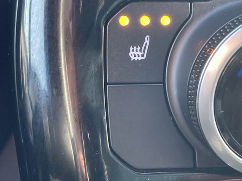 Used 2021 Toyota Highlander XLE image 21