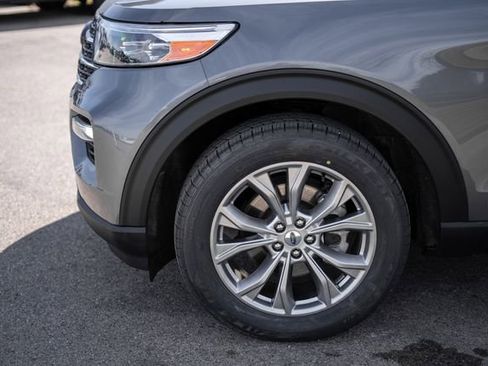 Used 2023 Ford Explorer XLT w/ Equipment Group 202A AWD/4WD image 9