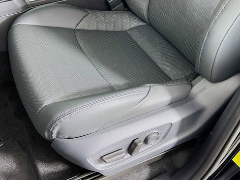 New 2025 Toyota Tacoma TRD Sport image 17