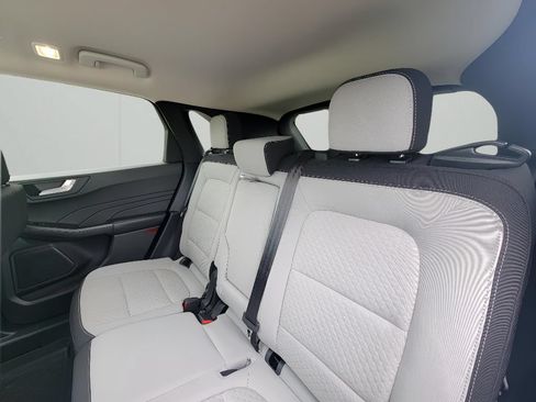 Used 2023 Ford Escape Active w/ Tech Pack #2 AWD/4WD image 26