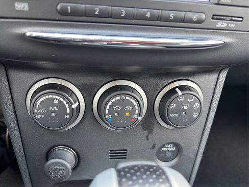 Used 2011 Nissan Rogue SV w/ SL Pkg image 30