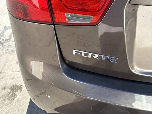 Used 2013 Kia Forte EX FWD image 7