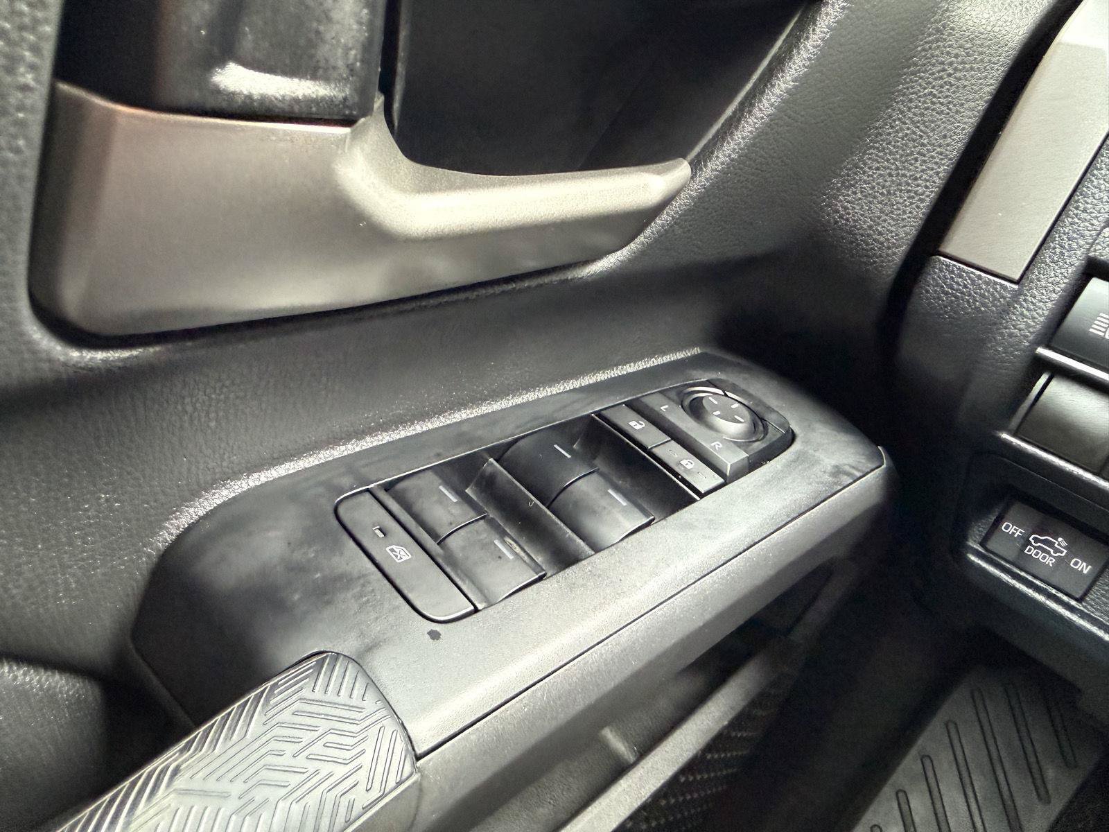 Used 2024 Toyota Tacoma TRD Off-Road AWD/4WD image 23