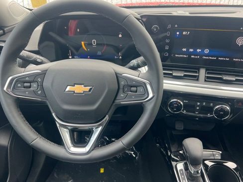 New 2026 Chevrolet Trax LT w/ Sunroof Package FWD image 11