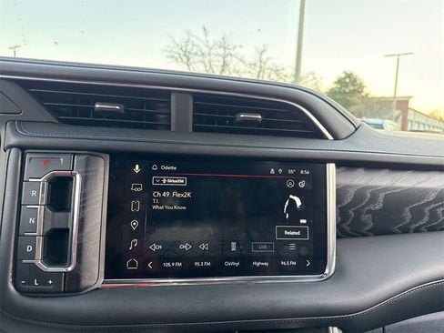 Used 2023 GMC Yukon XL Denali image 19