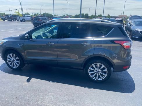 Used 2017 Ford Escape Titanium AWD/4WD image 4