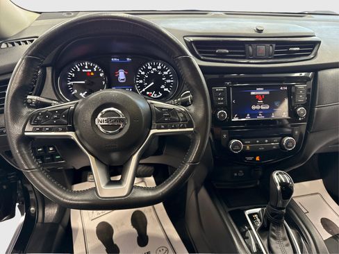 Used 2018 Nissan Rogue SV AWD/4WD image 14