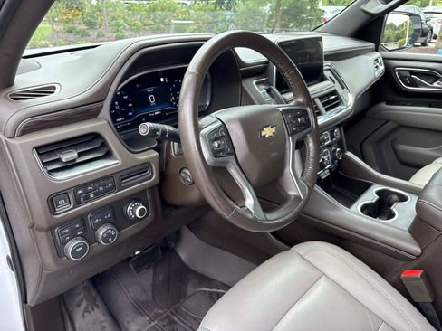 Used 2022 Chevrolet Tahoe LT w/ Luxury Package AWD/4WD image 16