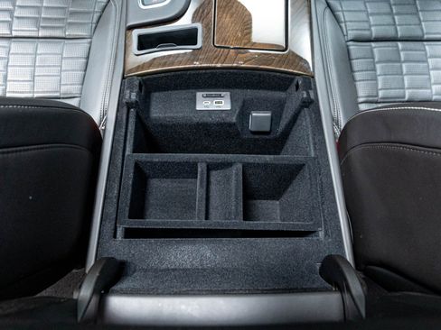 Used 2024 Cadillac Escalade Sport Platinum AWD/4WD image 32