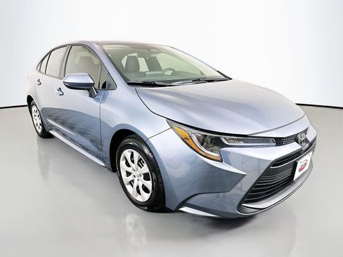 Certified 2025 Toyota Corolla LE FWD image 3