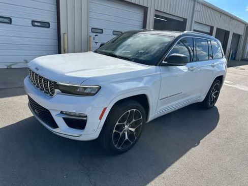 Used 2023 Jeep Grand Cherokee Summit AWD/4WD image 2