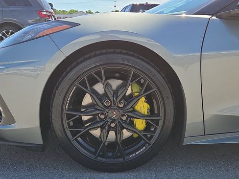 Used 2023 Chevrolet Corvette Stingray Premium Conv w/ Z51 Performance Package RWD image 9