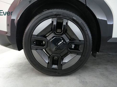 Used 2024 Kia EV9 GT-Line image 22