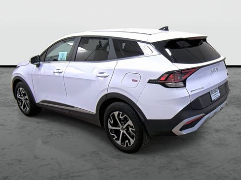 Used 2024 Kia Sportage EX FWD image 2