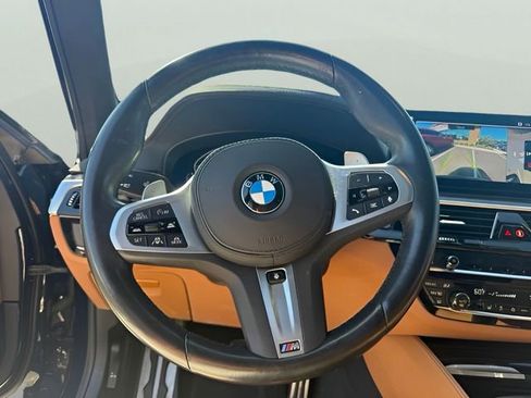 Used 2023 BMW M550i xDrive w/ Dynamic Handling Package AWD/4WD image 18