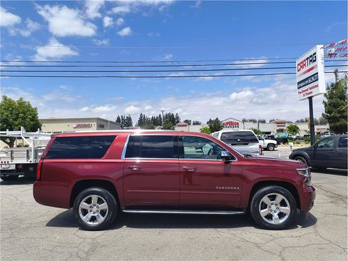 Used 2017 Chevrolet Suburban Premier AWD/4WD image 4