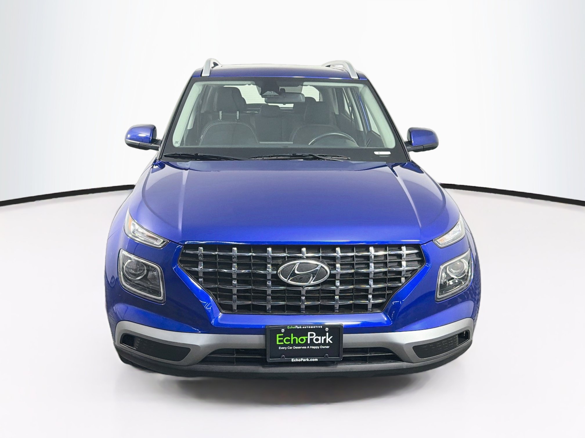 Used 2025 Hyundai Venue SEL FWD image 2