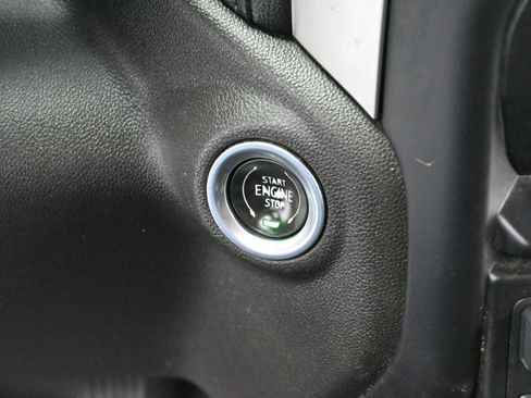 Used 2020 Chevrolet Silverado 1500 RST image 28