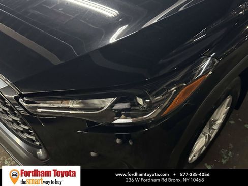 Used 2023 Toyota Corolla Cross LE w/ Moonroof Package AWD/4WD image 8