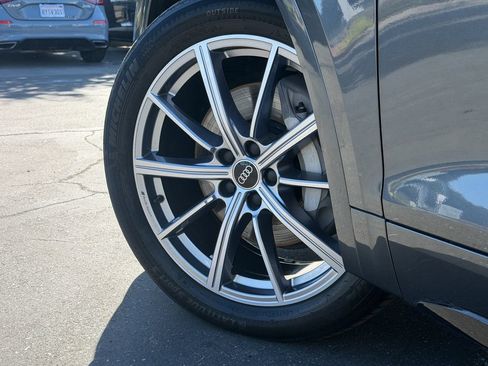 Used 2023 Audi Q5 e Premium Plus w/ Premium Plus Package AWD/4WD image 12