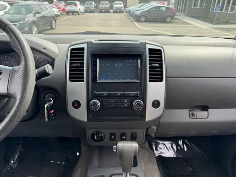 Used 2012 Nissan Frontier SV AWD/4WD image 2