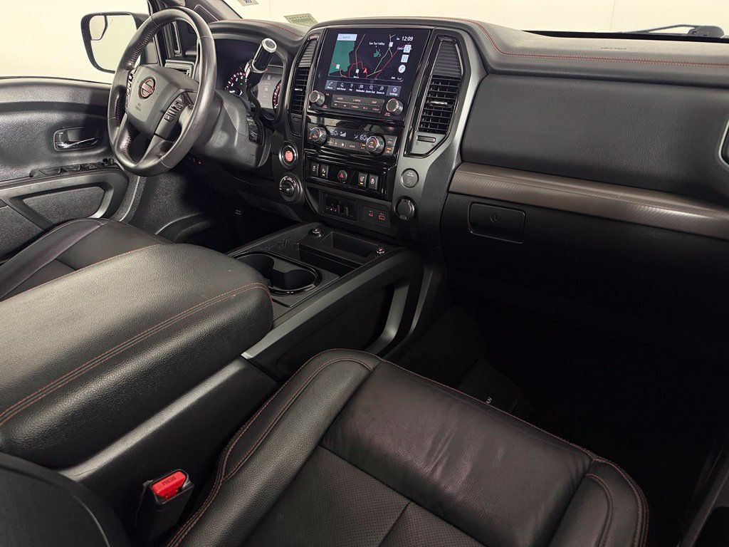 Used 2024 Nissan Titan PRO-4X w/ Pro-4x Convenience Package AWD/4WD image 14