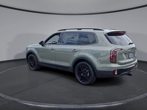 Used 2025 Kia Telluride EX X-Line AWD/4WD image 2