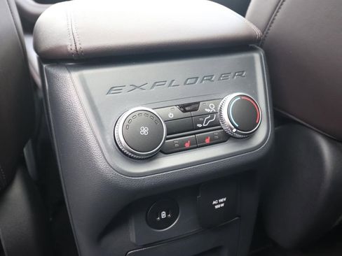 Used 2026 Ford Explorer Platinum RWD image 23