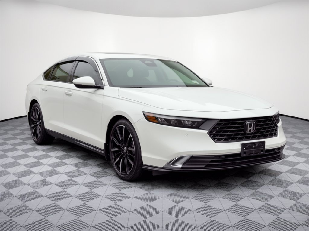 Used 2024 Honda Accord Touring image 7