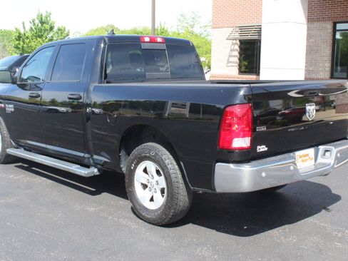 Used 2020 RAM 1500 Classic SLT w/ Luxury Group image 9