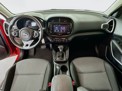 Used 2020 Kia Soul LX image 3