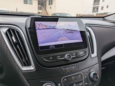 Used 2024 Chevrolet Malibu LT image 18