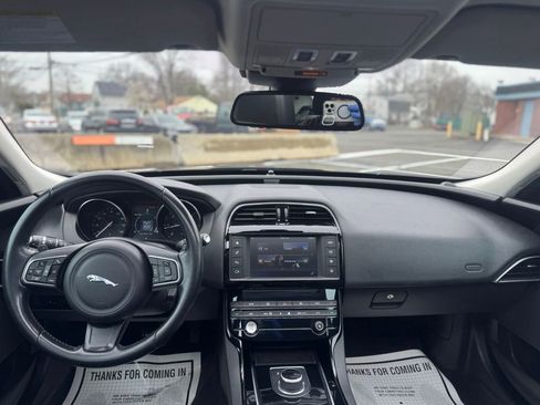 Used 2017 Jaguar XE Premium AWD/4WD image 27
