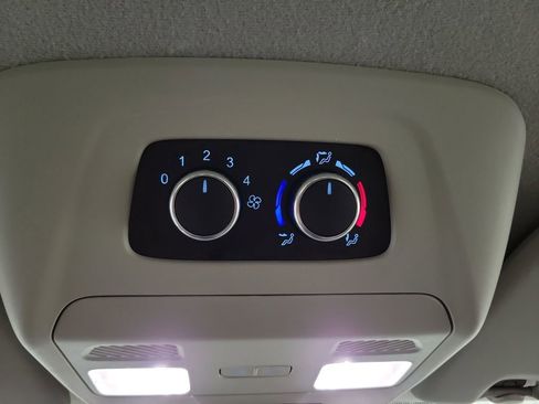 Used 2023 Ford Transit 350 XLT image 20