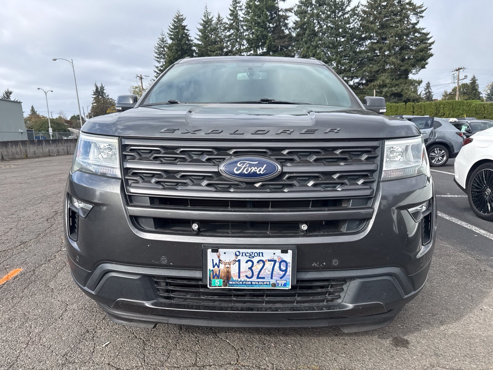 Used 2018 Ford Explorer XLT w/ Equipment Group 202A FWD image 2