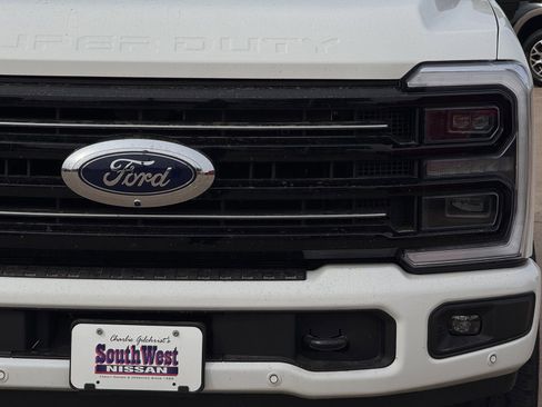 Used 2025 Ford F350 Platinum w/ FX4 Off-Road Package image 8