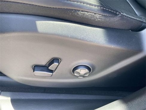 Used 2019 Jeep Cherokee Limited image 15