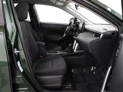 Used 2022 Toyota Corolla Cross LE AWD/4WD image 9