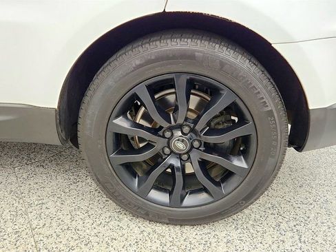 Used 2018 Land Rover Range Rover Sport SE AWD/4WD image 9