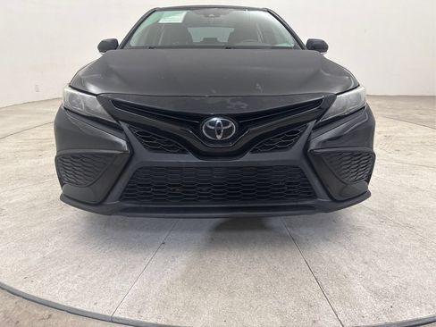 Used 2022 Toyota Camry SE AWD/4WD image 16