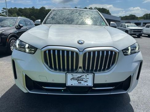 Used 2024 BMW X5 xDrive40i w/ Premium Package image 2