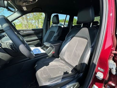 Used 2023 Jeep Grand Cherokee Altitude image 26