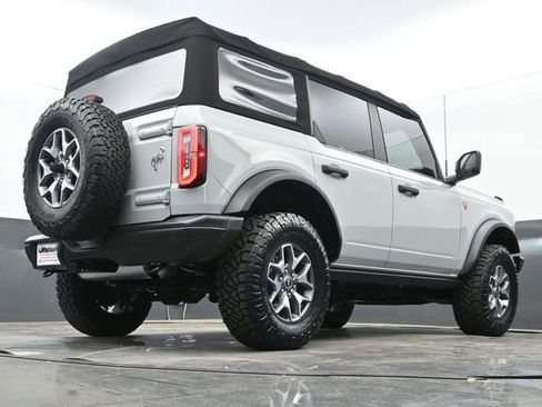 Used 2021 Ford Bronco Badlands image 25