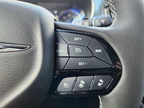 New 2026 Chrysler Pacifica Limited AWD/4WD image 16