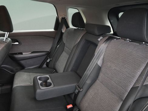 Used 2023 Nissan Rogue SV AWD/4WD image 34