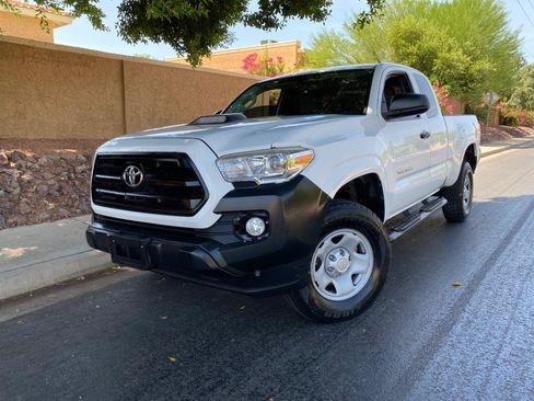 Used 2017 Toyota Tacoma 2WD Access Cab image 49