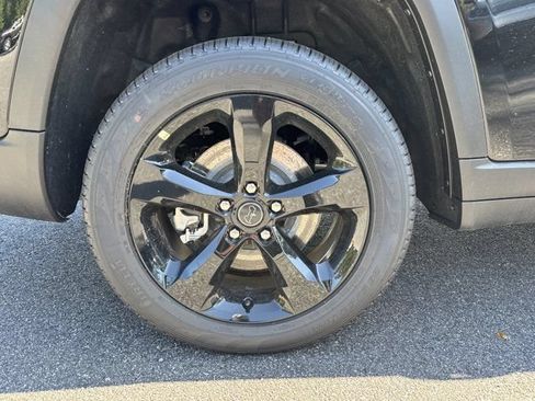 New 2027 Jeep Grand Cherokee L Limited AWD/4WD image 18