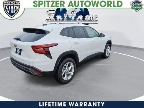 New 2026 Chevrolet Trax LS w/ LS Convenience Package image 8